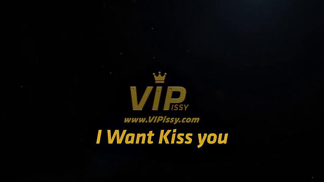 VIPissy - Isabella and Lucia - Lesbian Piss Drinking