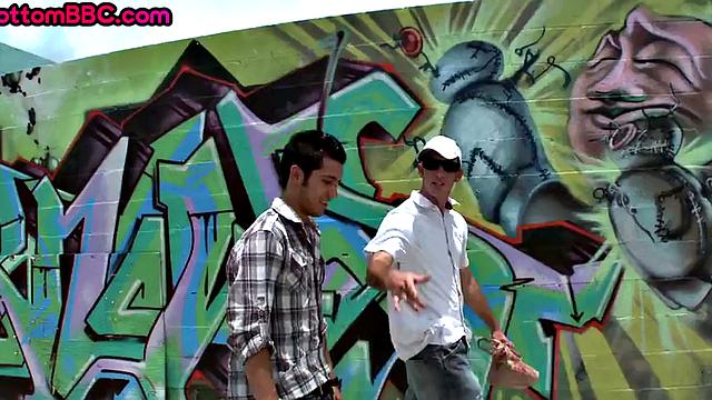 Outdoor Black thug gets picked up and fucked after 3some