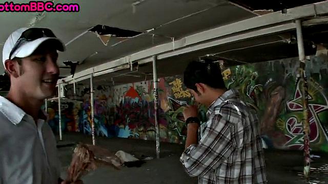 Outdoor Black thug gets picked up and fucked after 3some