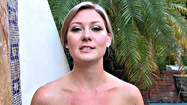 Oliver, stop jerking over your stepsister!