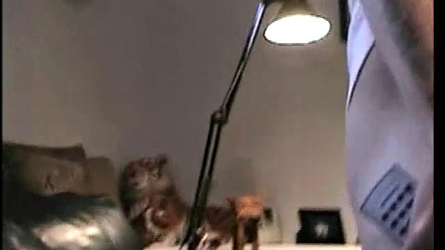 Маршалл возвращается, чтобы проверить мужское гостеприимство - гей блоуjob с юморком.