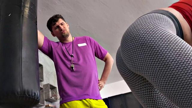 Curvy busty anal babe fucked by her trainer in gym