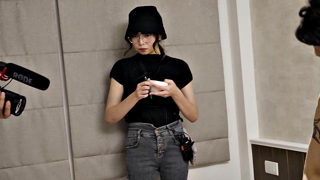 Assistant Ranako replaces porn actress at porn movie set