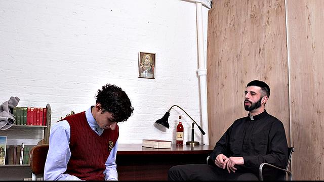 Картер попал к падре: толстый хер и игрушки для грешников