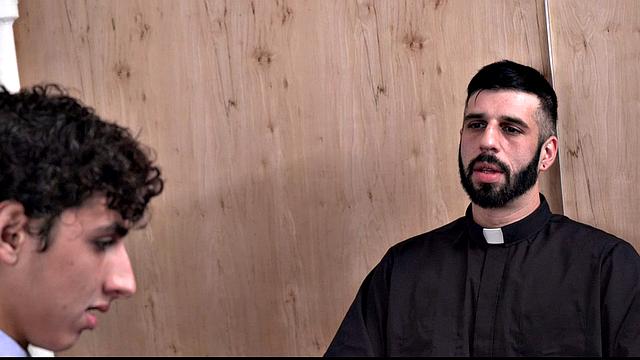 Картер попал к падре: толстый хер и игрушки для грешников