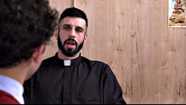 Картер попал к падре: толстый хер и игрушки для грешников