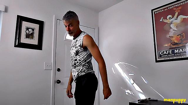 Бывшая девушка гиганта принимает унижение по заднице - Ричард Леннокс