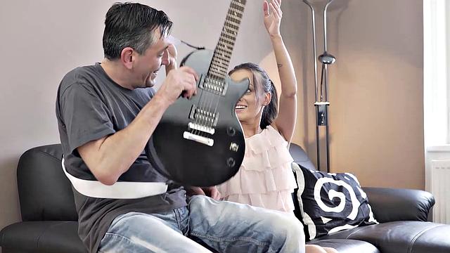 OLD4K. Mature musician invites fan at his place for a quickie