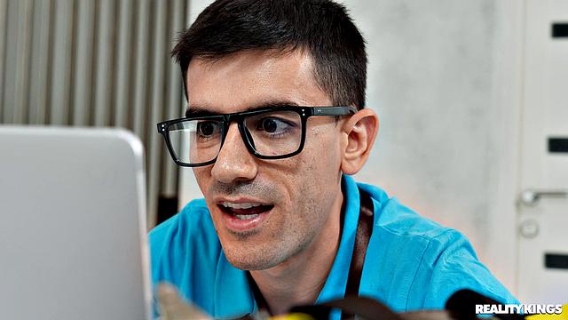 Finding a MILF's Secrets