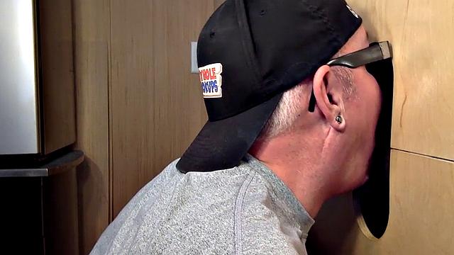 Gloryhole homemade DILF gets mouth filled with jizz after Blowjob