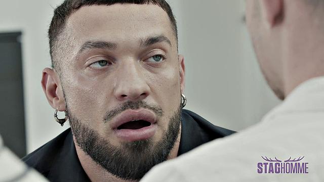 Трое качков устраивают жёсткую гей-оргию