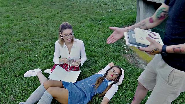 RIM4K. Eating Ass Looks Great