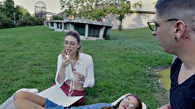 RIM4K. Eating Ass Looks Great