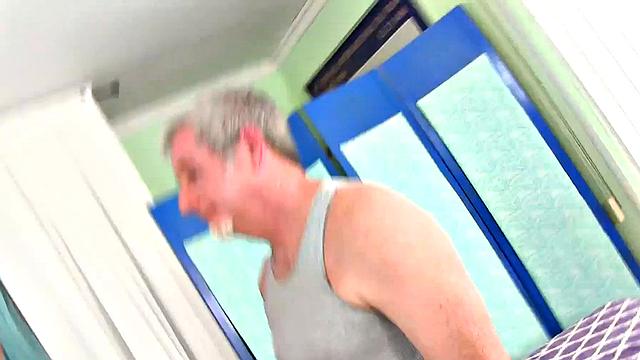 Giant boobed asian Miss Lingling gets a sex massage