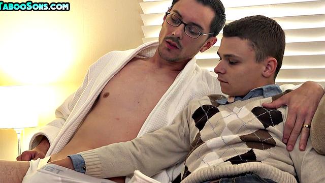 Cute petite steps0n ass ravaged by DILF