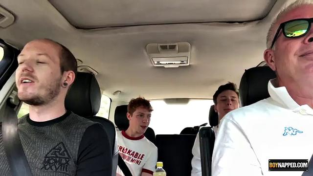 Алекс Фо, Эйвери Монро, Шон Тейлор и Себастьян Кейн трахаются без резинки на гей-групповухе