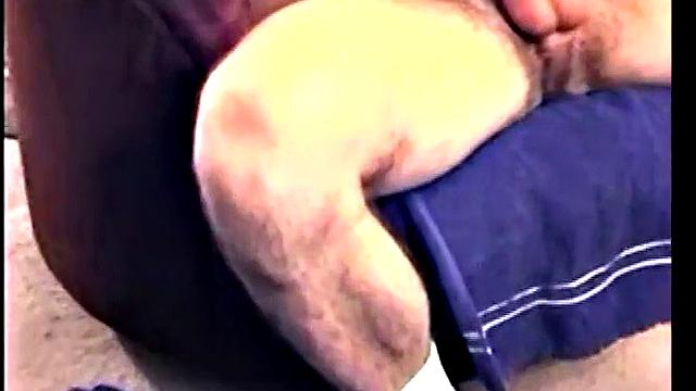 Straight Gianni Gets Handjob