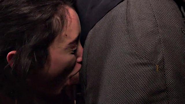 Латиноамериканки не теряются: публичный минет и анальный движ