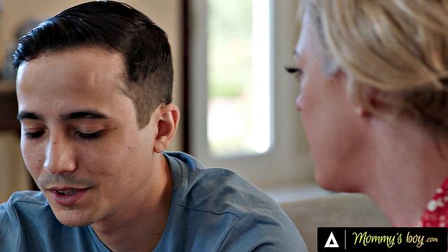 MOMMY'S BOY - пышная милфа Ди Уильямс получает по полной от своего девственного 18-летнего пасынка