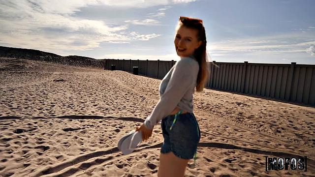 Давай, трахни Сахару Скай на пляже и в лесу, как настоящий мачо с Charles Dera!