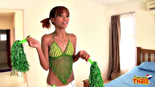 Sopa Wild Asian Girls