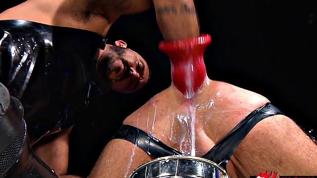 Hunk Ashley Rider Spitroasted By Jocks - FistingInferno