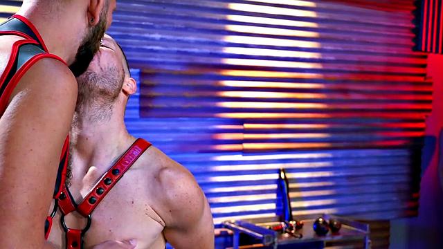 Hunk Ashley Rider Spitroasted By Jocks - FistingInferno