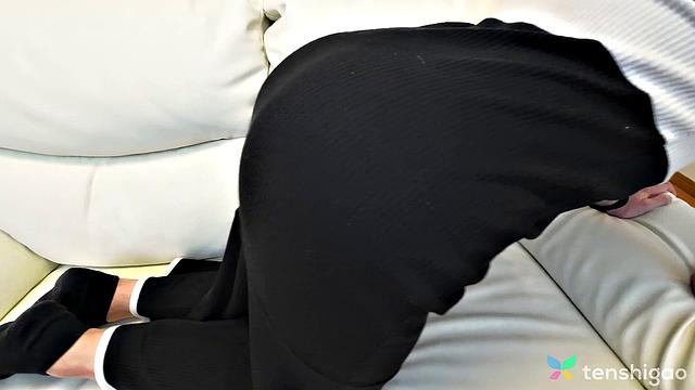 нами акино заставила нас схватиться за камеру своими сиськами