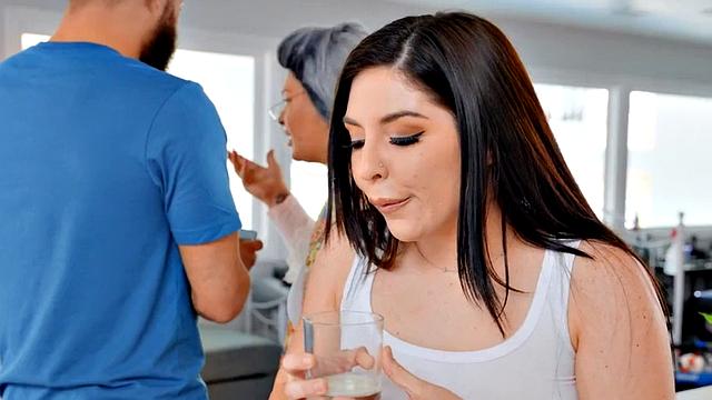 Squirting big booty bae fucked in wet pussy hole