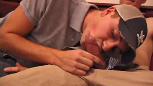 мэтью глубоко заглатывает толстый член винченцо