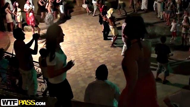 She gets cumshot on her ass