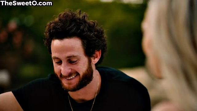 Хрупкая блондинка скачет на члене любовника после минета, кайфует по полной.