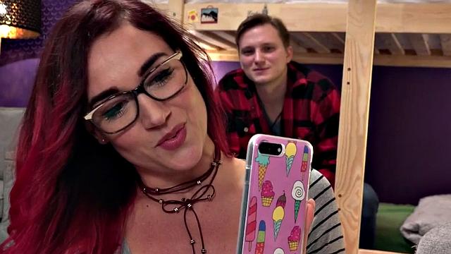 Hostel girlfriend offers her boyfriend to the roommate