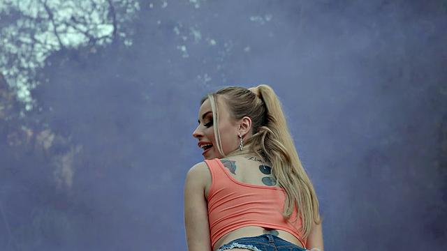 Blonde Big Booty Babe Twerks in Booty Shorts Natural Tits Anna Claire Clouds