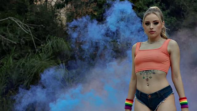 Blonde Big Booty Babe Twerks in Booty Shorts Natural Tits Anna Claire Clouds