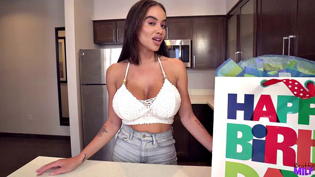 Stepmom Gives Me Birthday Sex - S1:E6