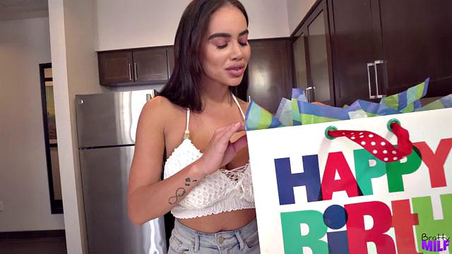 Stepmom Gives Me Birthday Sex - S1:E6