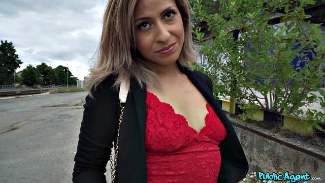 Сделка по-взрослому: дал наличку - отсосала и дала, не моргнув глазами с Africa Danger и Erik Everhard.