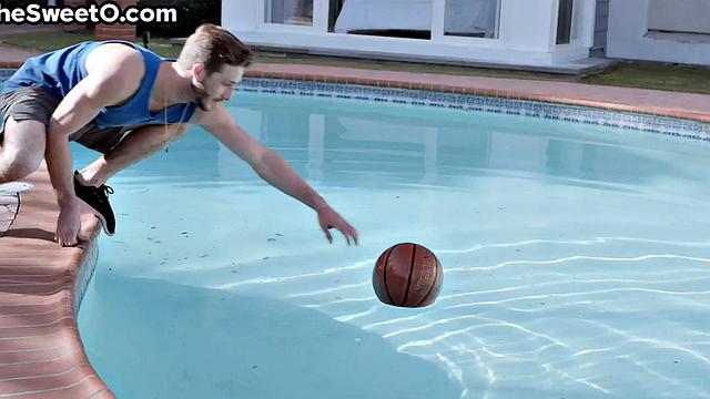 Stunning babe rammed by her BF till intense orgasm