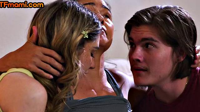 Asian MILF gets pussylicked in threesome