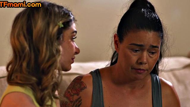 Asian MILF gets pussylicked in threesome