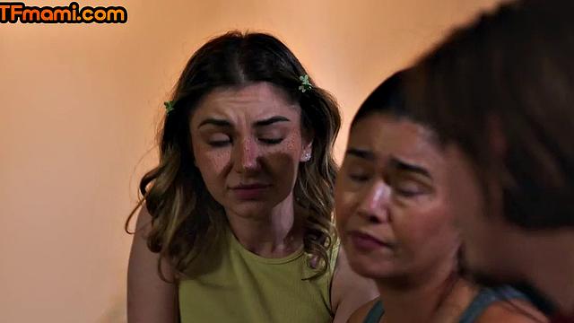 Asian MILF gets pussylicked in threesome