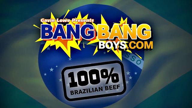 Marcelo Mastro bangs Kevyn Luss