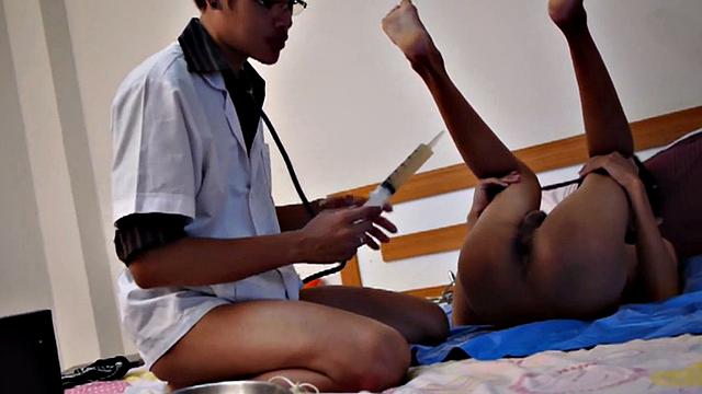 Amateur Asian twink nailed by doctor at home after check-up