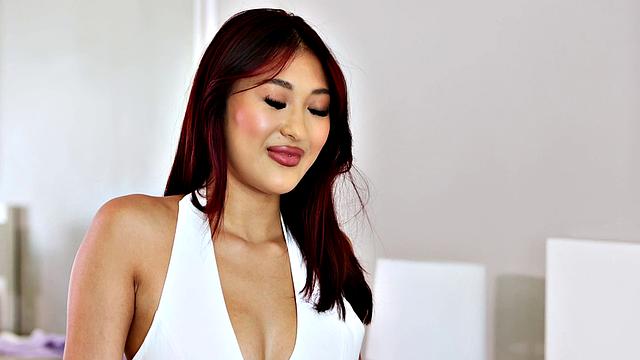 богатый дядя спасает бизнес - сестры благодарят по-взрослому