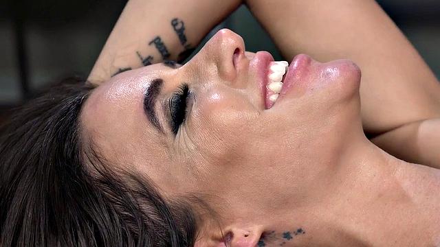 Nasty nympho dominates over fetish male