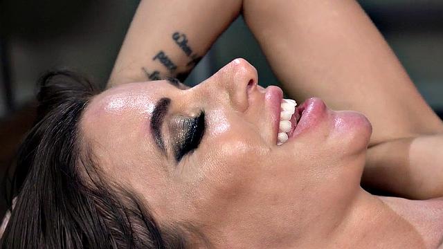 Nasty nympho dominates over fetish male