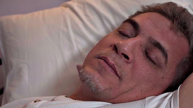 Cocksucking hostel bae fucks roommate after pussylick