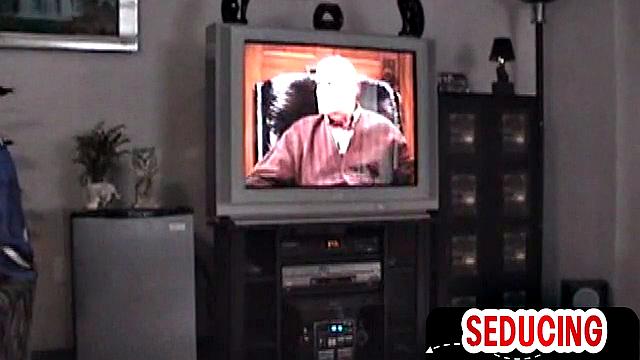 Skinny and hairy amateur gets sucked by gay at home