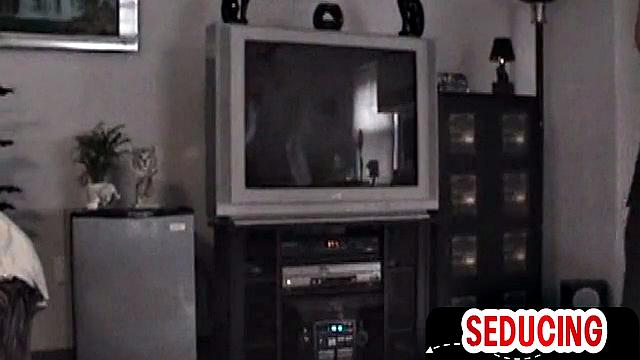 Skinny and hairy amateur gets sucked by gay at home